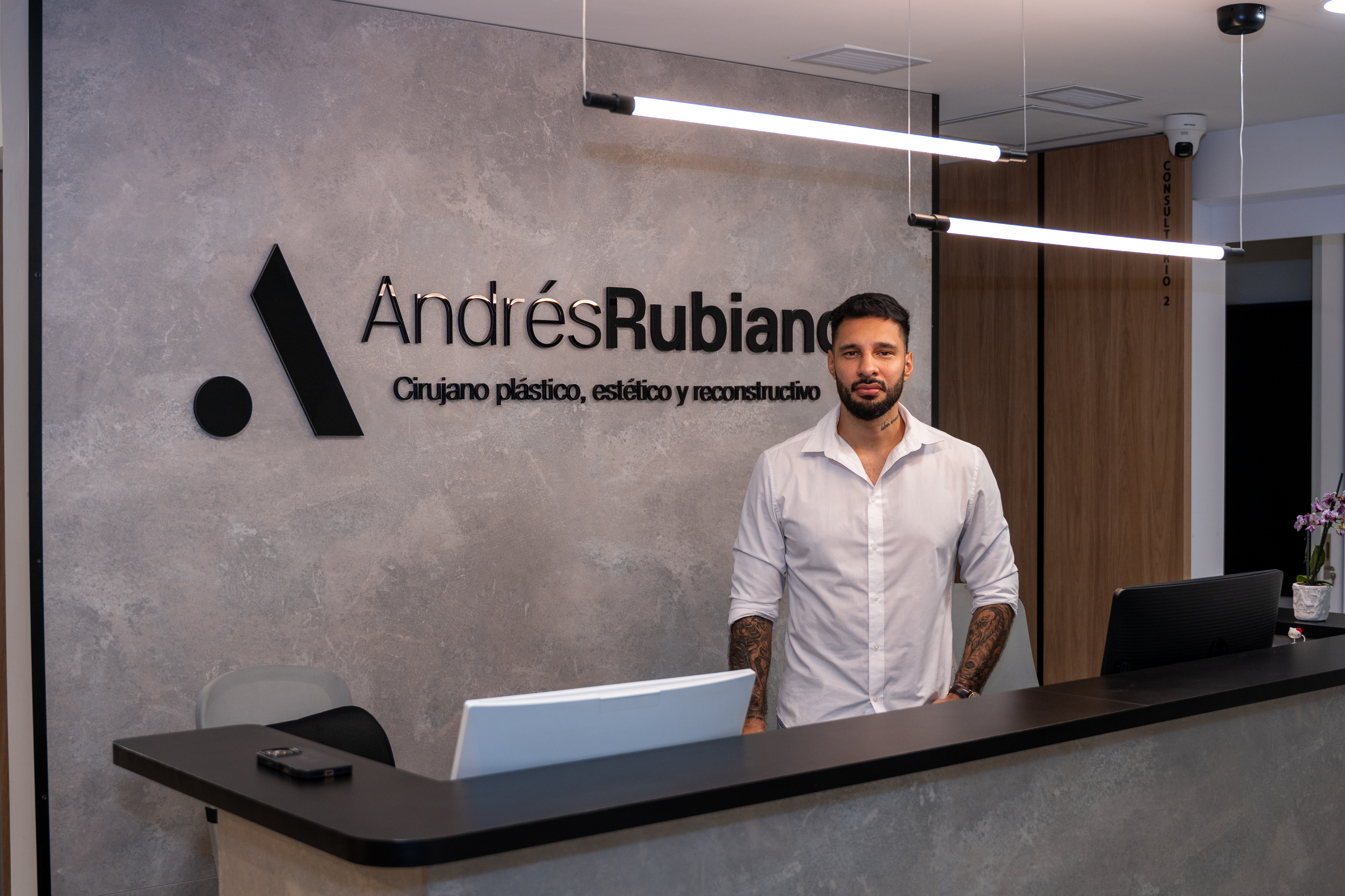 Dr. Andrés Rubiano — Cirujano de rinoplastia en Medellín